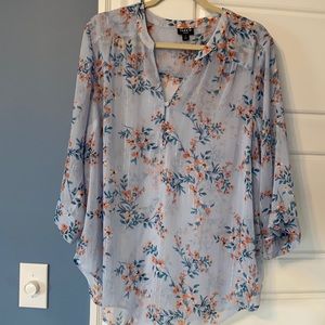 Floral blouse.